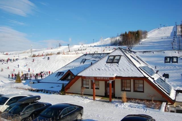 Heipark Tosovice Hotell Exteriör bild