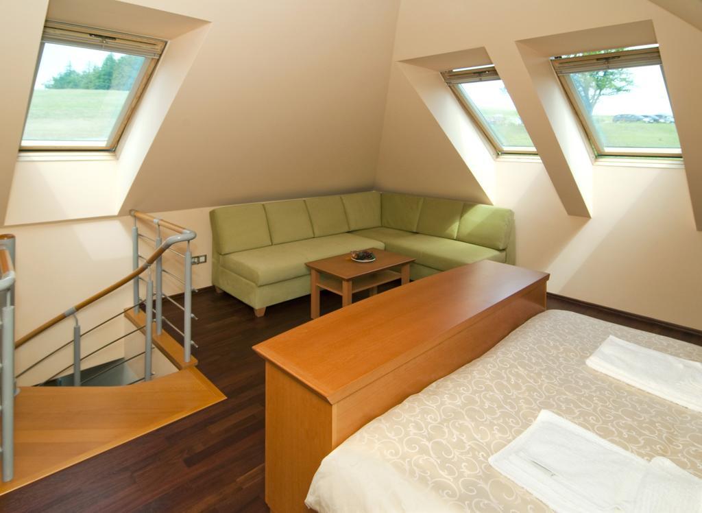 Heipark Tosovice Hotell Rum bild
