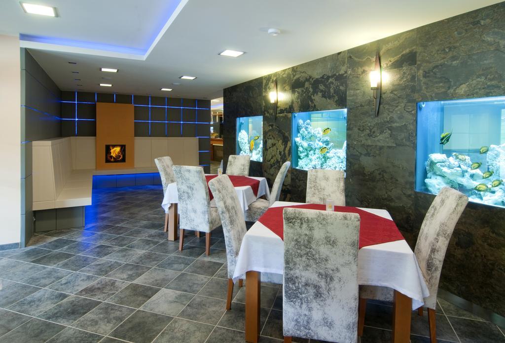Heipark Tosovice Hotell Exteriör bild